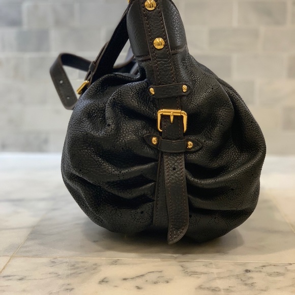 Louis Vuitton Mahina hobo bag. - Picture 2 of 11